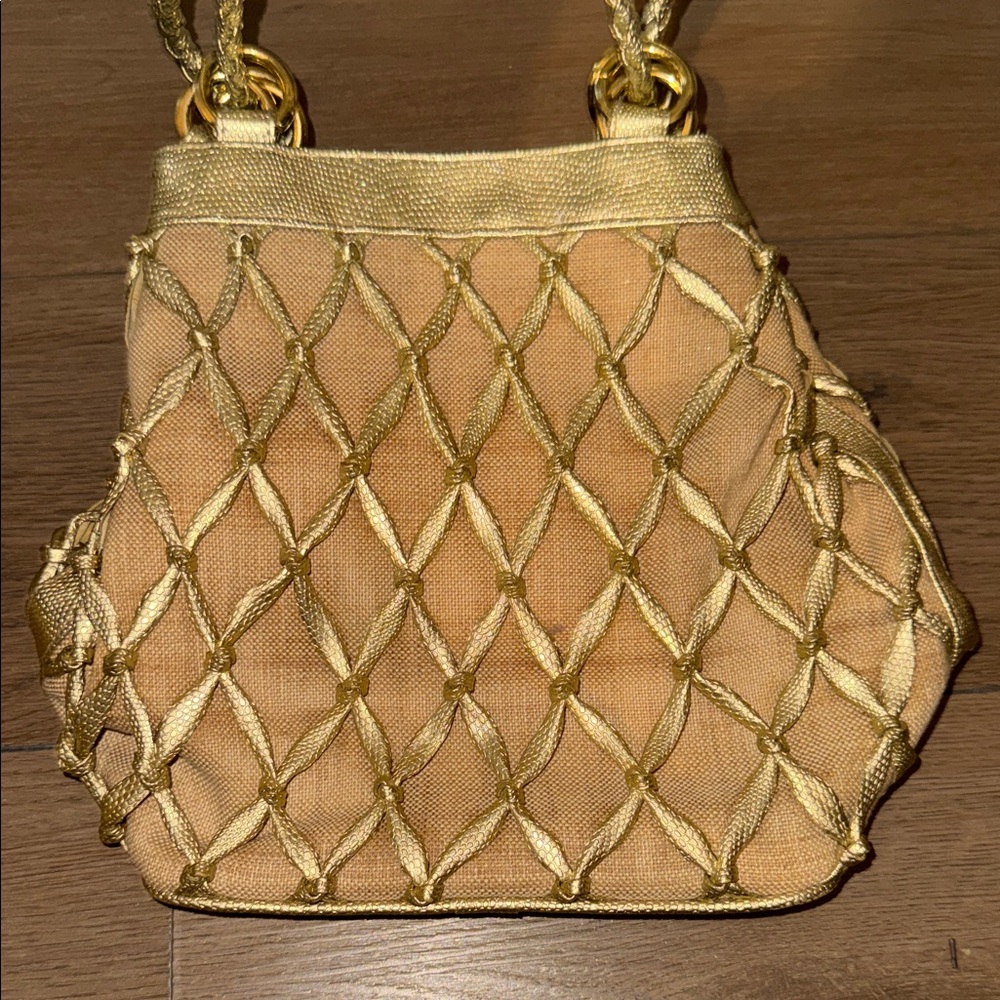 Chic Gold Mesh Shoulder Bag